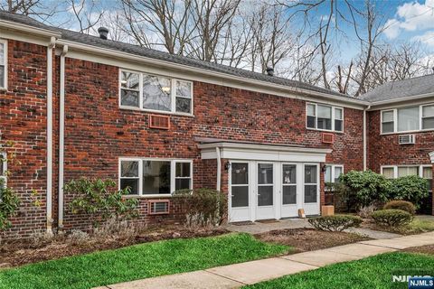 Photo of 121 Regency Park, Ramsey, NJ 07446 (MLS # 26017747)