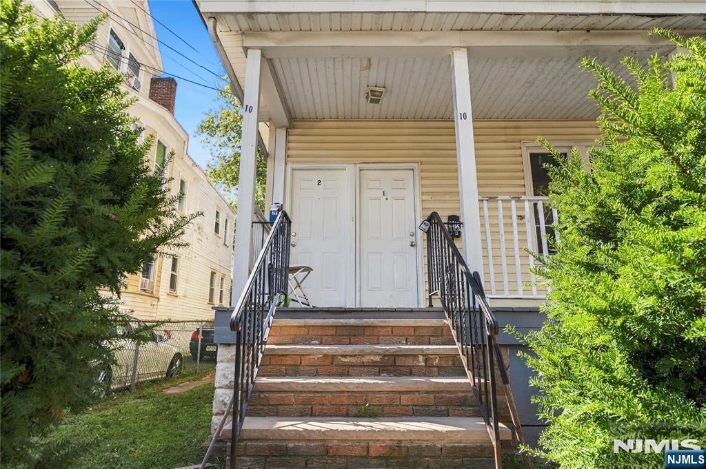 10 Howell Place