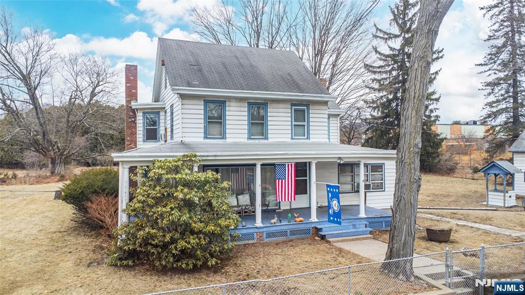 Property for Sale at 1 Chestnut Street, Wanaque, New Jersey - Bedrooms: 4 
Bathrooms: 2 
Rooms: 8  - $529,888