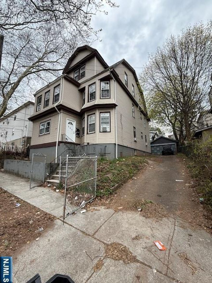 RENOVATED LARGE 2 FAMILY WITH BONUS 3RD FLOOR, LARGE 50X100 LOT, PARKING FOR UP TO 8 CARS, 3 BEDS 1 1/2 BATH ON 1ST AND 2ND FLOOR, BONUS 3RD WITH FULL BATH, AND ADDITIONAL 4 BEDROOMS. PROPERTY IN GREAT CONDITIONS. CLOSE TO ALL MAJOR HIGHWAYS, 10 MIN FROM NEWARK AIRPORT, WON'T LAST!