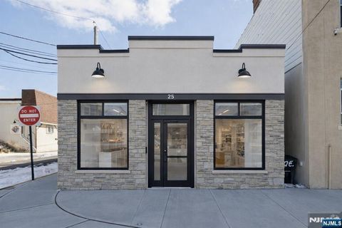 25 East Place Lodi NJ 07644