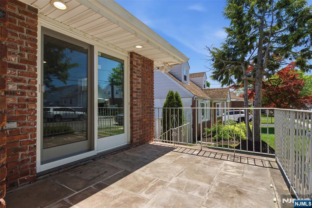 48 Burns Avenue 2