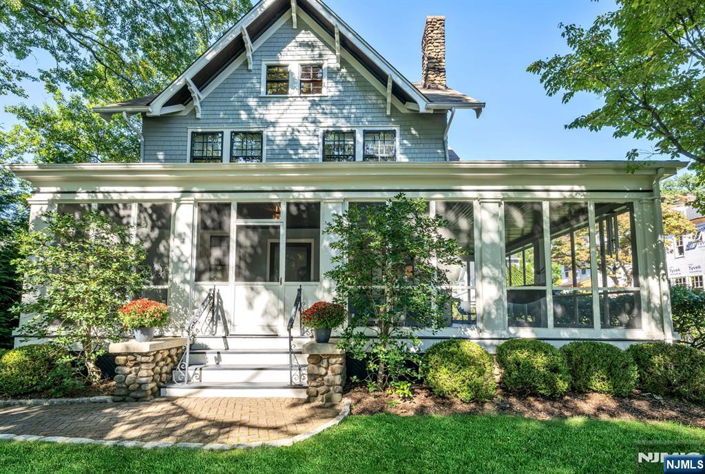 50 N Van Dien Avenue
