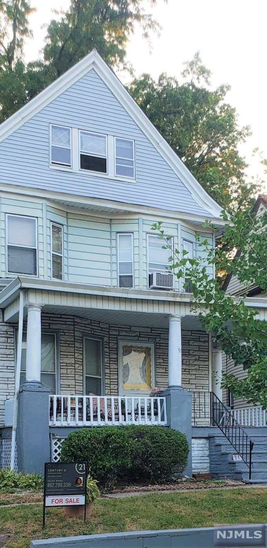 Classic 1930 Colonial in prime East Orange neighborhood, within close proximity to shopping, schools, houses of worship and transportation. This 5 bedroom beauty possess exceptional character throughout with high coffered ceilings, intimate enclaves, pocket doors and a gorgeous oversized wood burning fireplace. This property is being sold strictly "as is". Needs TLC to bring it back to it's former grandeur. Fireplace, flue & chimneys in "as is" condition; no known issues. Final offers due by Sunday 9/18/2022 2:00pm.