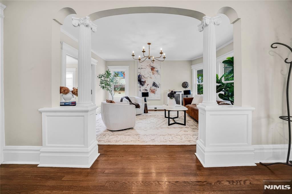 25 Orange Heights Avenue