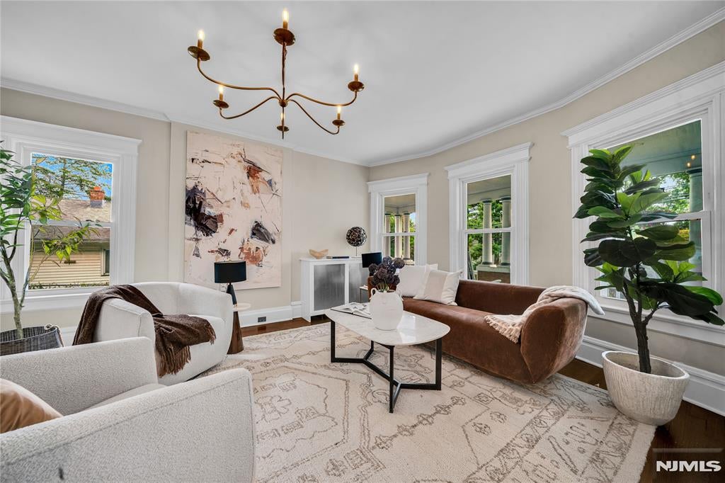 25 Orange Heights Avenue