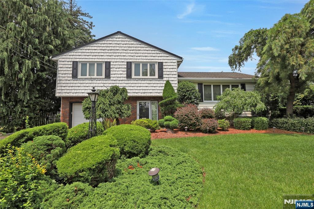 Property for Sale at 3919 Grant Street, Fair Lawn, New Jersey - Bedrooms: 3 
Bathrooms: 3 
Rooms: 7  - $799,500