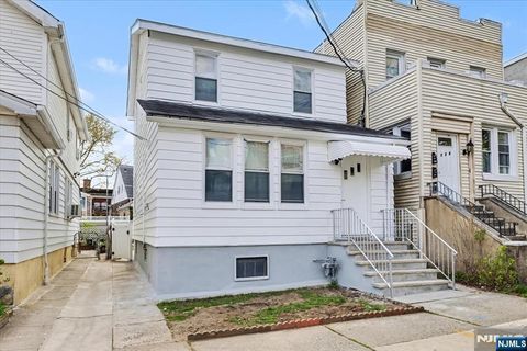 Photo of 222 Riverview Place, Cliffside Park, NJ 07010 (MLS # 26013284)