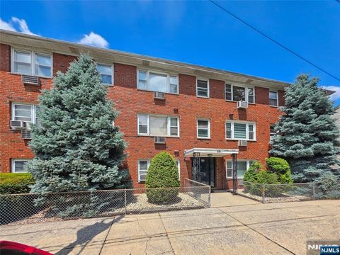 Photo of 475 Elm Street #3A, Kearny, NJ 07032 (MLS # 26017844)