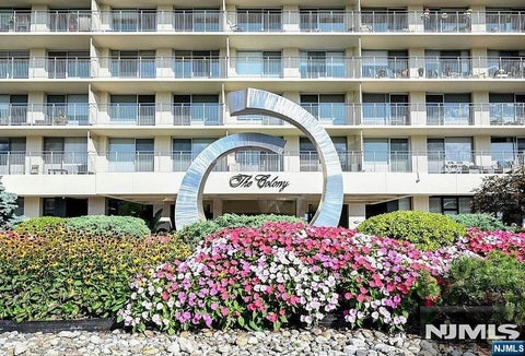 Photo of 1530 Palisade Avenue #23G, Fort Lee, NJ 07024 (MLS # 26010499)