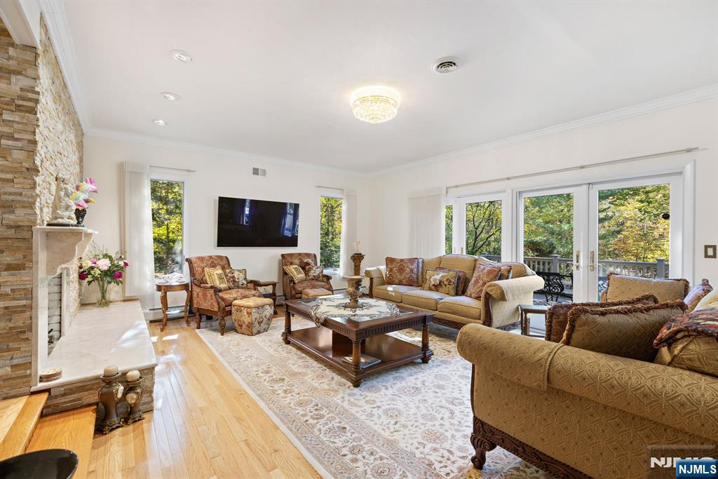 1090 High Mountain Road