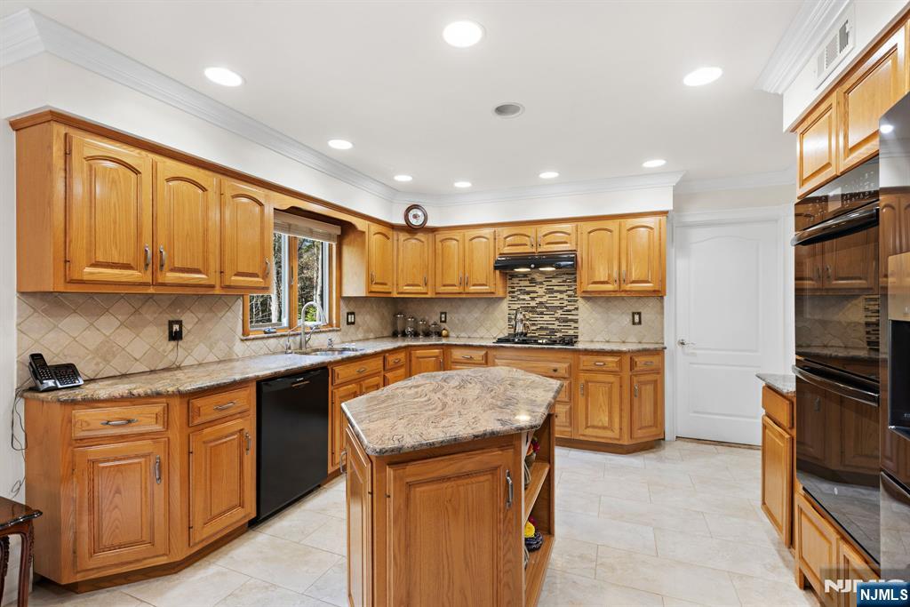 1090 High Mountain Road