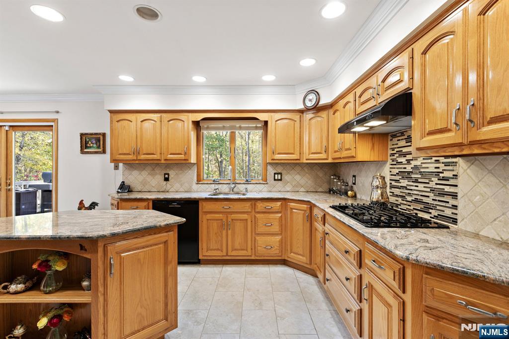 1090 High Mountain Road