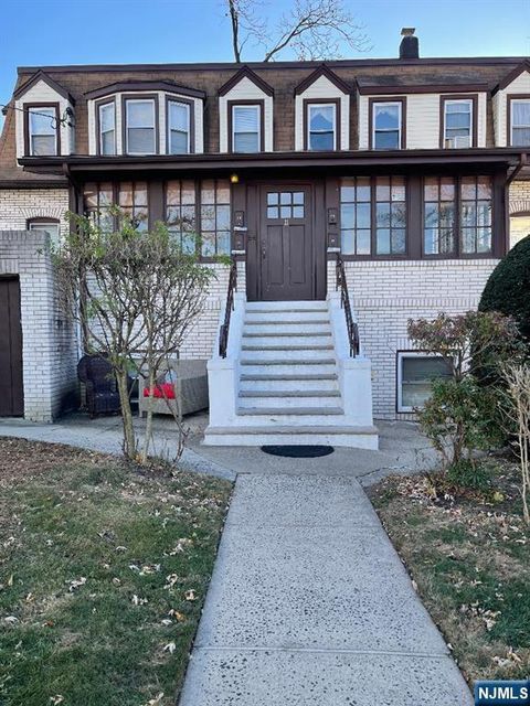 Photo of 11 Preston St #1E, Ridgefield Park, NJ 07660 (MLS # 26003309)