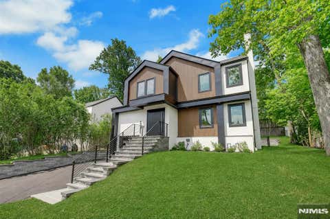Photo of 279 Jefferson Avenue, Cresskill, NJ 07626 (MLS # 26022653)