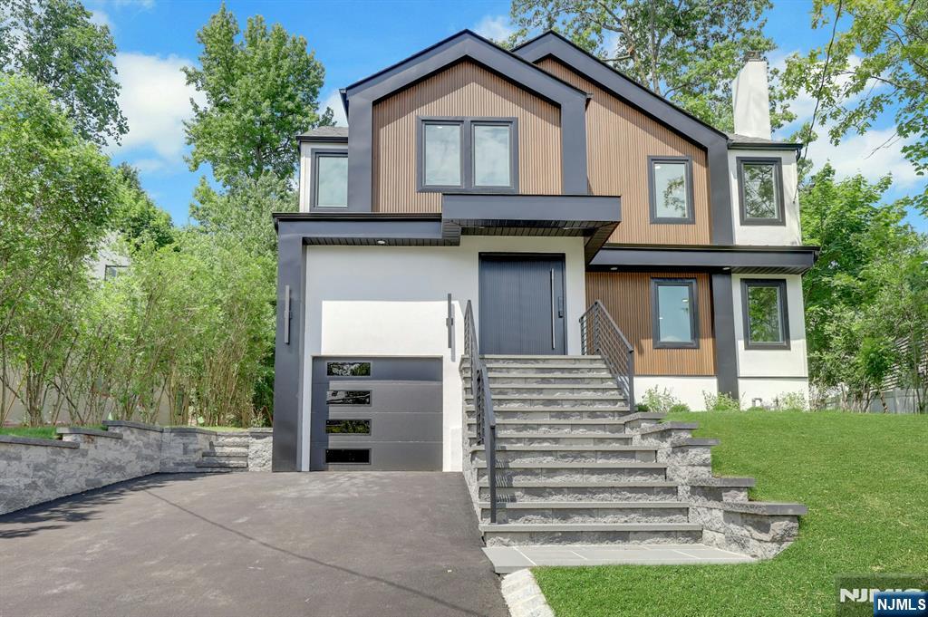 Photo of 279 Jefferson Avenue, Cresskill, NJ 07626 (MLS # 26022653)