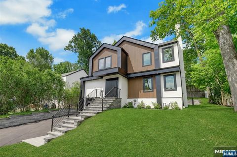 Photo of 279 Jefferson Avenue, Cresskill, NJ 07626 (MLS # 26022653)