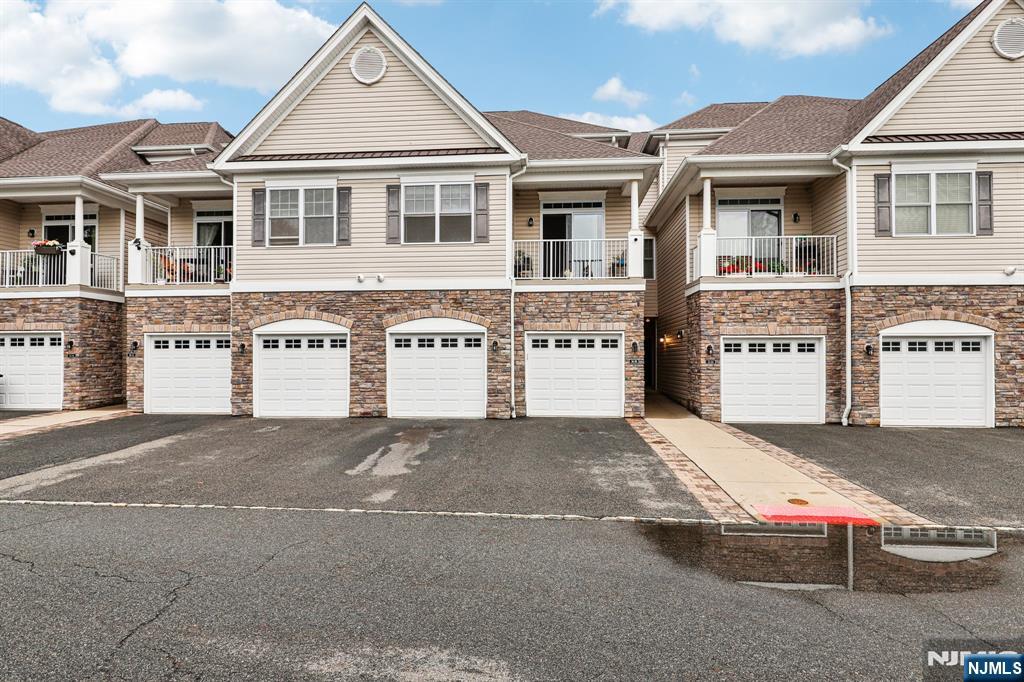 Property for Sale at 28 Elston Court 28, Wanaque, New Jersey - Bedrooms: 2 
Bathrooms: 3  - $499,000
