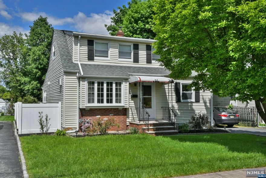 This charming residence offers a perfect blend of comfort and convenience with its 3 bedrooms and 2 baths. Nestled in the highly sought after Albion neighborhood, this property boasts a welcoming ambiance from the moment you step inside. The spacious living area provides ample room for relaxation or entertainment, featuring large windows that flood the space with natural light. The kitchen is a chef's dream, equipped with modern appliances, ample cabinet space, and a convenient layout that makes meal preparation a breeze. Whether you're hosting intimate gatherings or enjoying a home cooked meal, this kitchen is sure to impress. The three bedrooms offer peaceful retreats, each appointed with cozy interiors and plenty of closet space. The two baths are tastefully designed, offering both style and functionality. Outside, the property offers a private backyard oasis, perfect for outdoor activities or to simply unwind with your favorite beverage. This home is not to be missed!