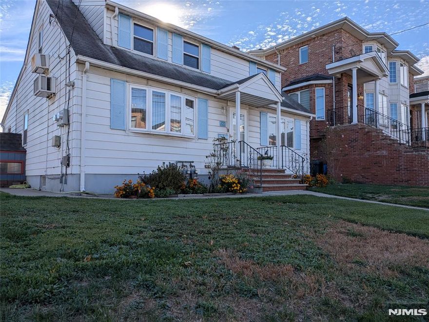 Lovingly cared for and ready for you to move right in! This is the apartment you can call home right now! This beautifully kept, one bedroom is located on a quiet street, close to shopping and public transportation. Palisades Park also affords you lots of dining options. Come see this gem of a home in a vibrant community.