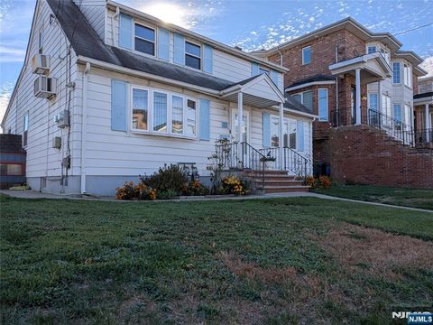 Photo of 268 Roff Ave #2, Palisades Park, NJ 07650 (MLS # 25040763)