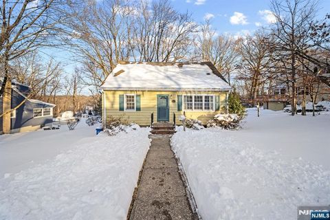 Photo of 212 Spruce Street, Midland Park, NJ 07432 (MLS # 26000595)