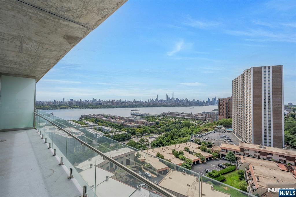 320 Adolphus Avenue 1009