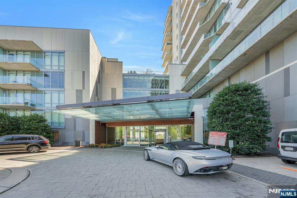 320 Adolphus Avenue 1009