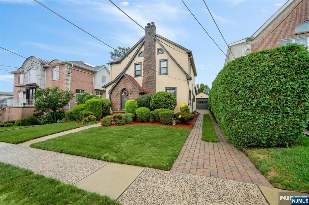 18 Lincoln Avenue