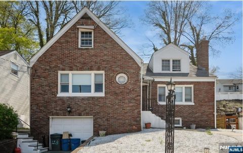 Photo of 118120 Nolton St #1, Belleville, NJ 07109 (MLS # 26010490)