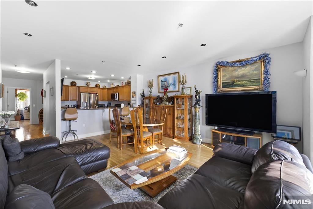 214 The Promenade 214