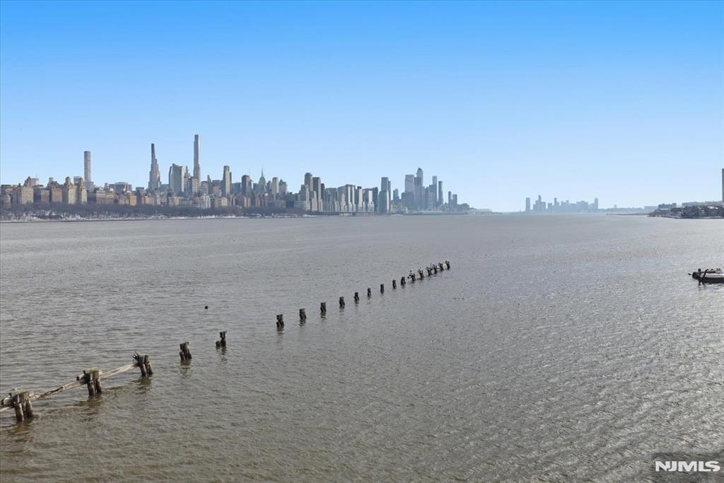 214 The Promenade 214