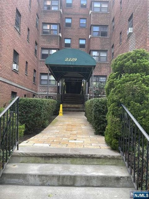 Photo of 2329 Hudson Ter #C 9, Fort Lee, NJ 07024 (MLS # 26018887)