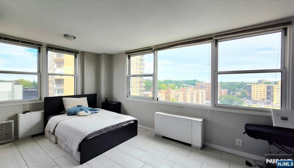 201 Bridge Plaza 9G