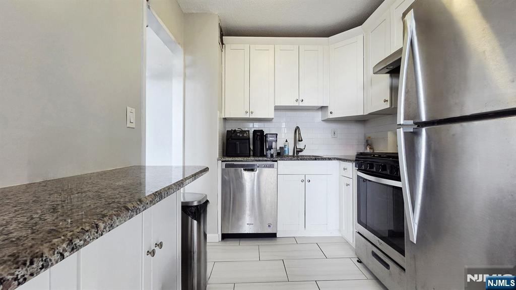 201 Bridge Plaza 9G