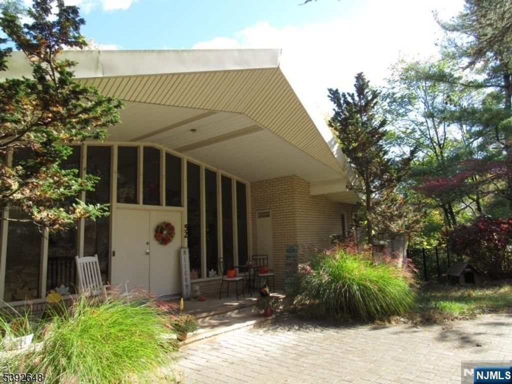 Photo of 52 Chopin Drive, Wayne, NJ 07470 (MLS # 25038160)