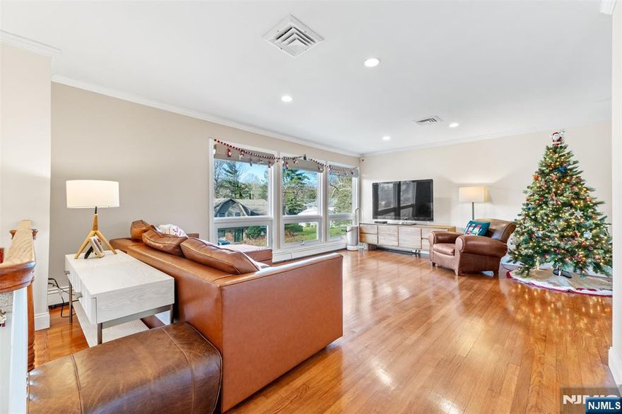 Gorgeous bi-level located in a quiet cul-de-sac of the highly coveted Pascack Valley School District. Surrounded by beautiful lush landscaping. Spacious bedrooms with one en suite. Newly renovated bathrooms. Oversized windows in the living space and a skylight in the kitchen offering natural light and beautiful views of the sunset and sunrise. Outdoor deck with access to the kitchen for those summer family cookouts. Fire pit in the backyard for those chilly Fall evenings. Montvale offers the perfect balance of tranquility, convenience, and community, making this rental an incredible opportunity.