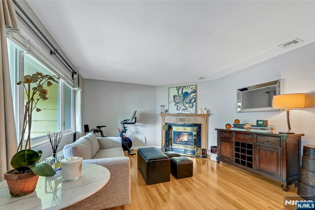 9 Fairway Avenue