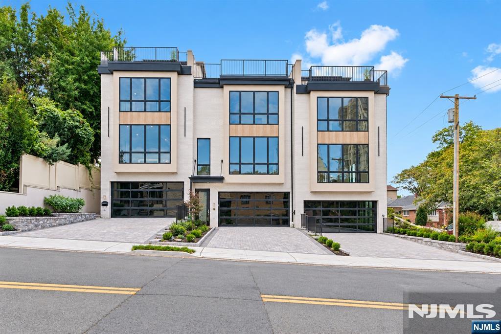 474 Palisades Boulevard