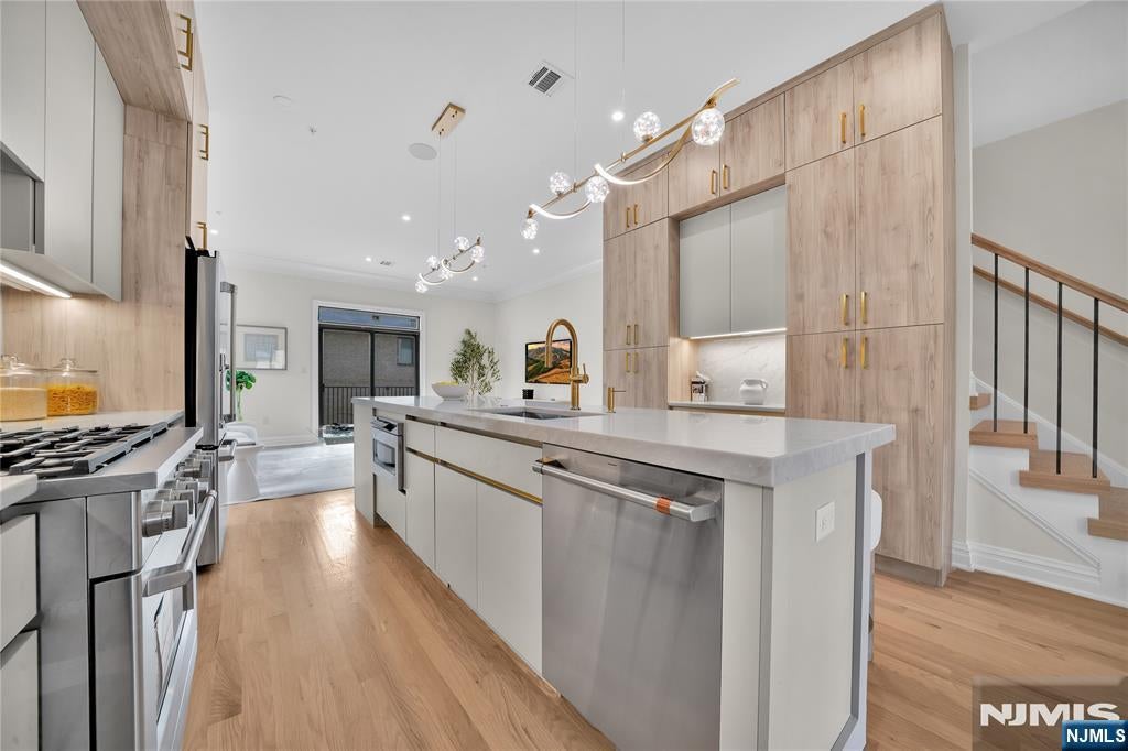 474 Palisades Boulevard