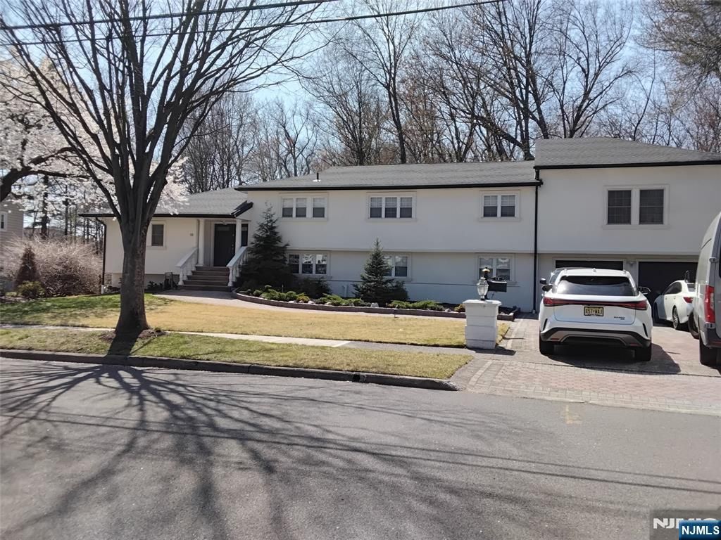 Photo of 19 Coles Court, River Edge, NJ 07661 (MLS # 26011218)