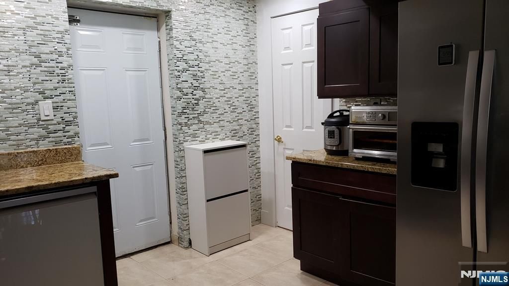 Photo of 19 Coles Court, River Edge, NJ 07661 (MLS # 26011218)