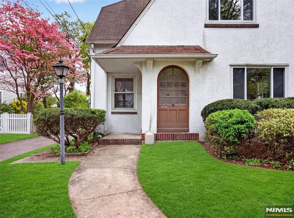 618 Wyndemere Avenue