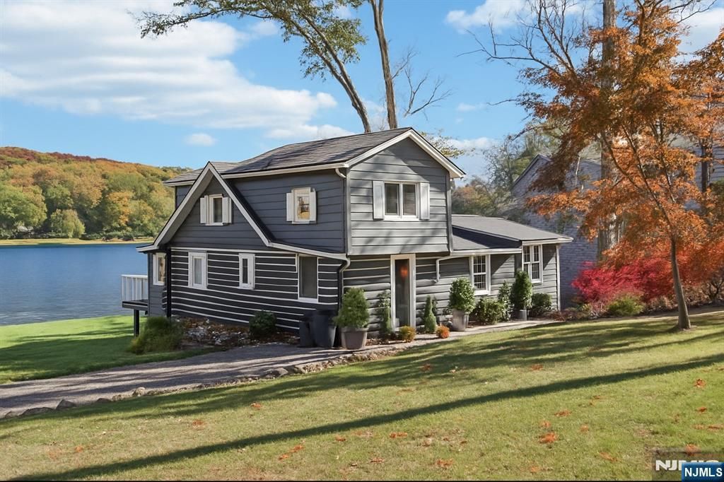 Photo of 257 Cupsaw Drive, Ringwood, NJ 07456 (MLS # 25037705)