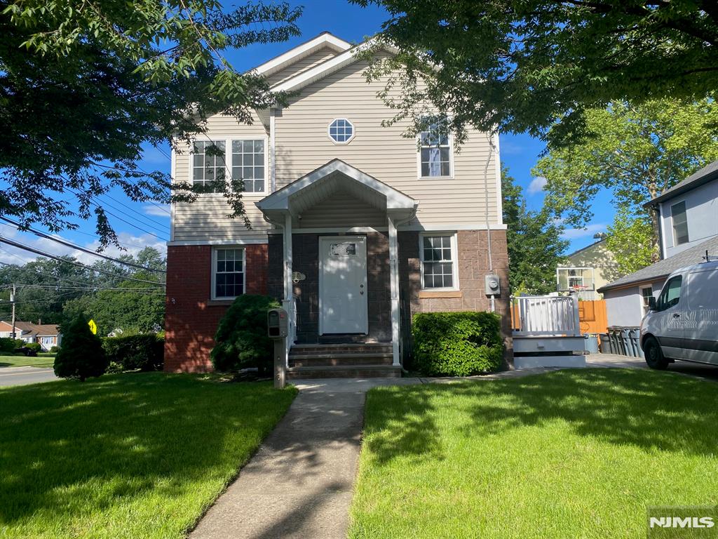 Property for Sale at 1353 Sunnyside Drive, Fair Lawn, New Jersey - Bedrooms: 4 
Bathrooms: 4 
Rooms: 10  - $850,000
