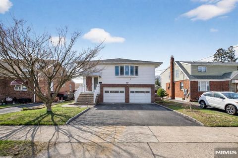 Photo of 120 Kenneth Avenue, Fair Lawn, NJ 07410 (MLS # 26007333)