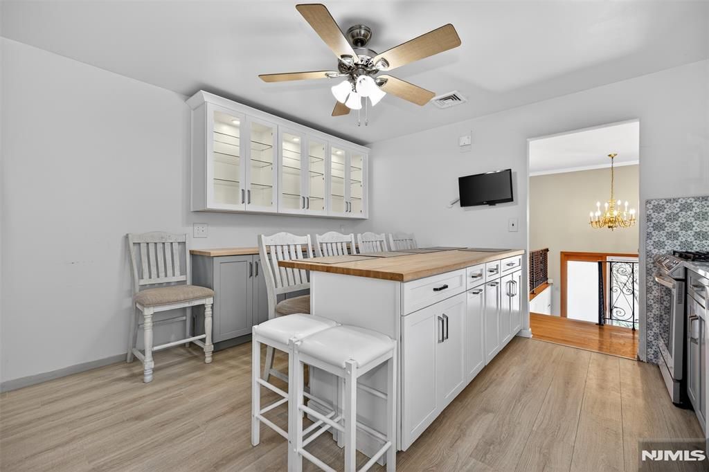 Photo of 120 Kenneth Avenue, Fair Lawn, NJ 07410 (MLS # 26007333)