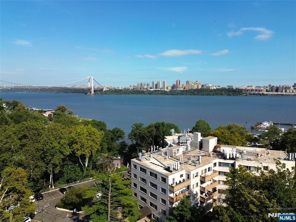Photo of 1375 River #LG, Edgewater, NJ 07020 (MLS # 25034427)