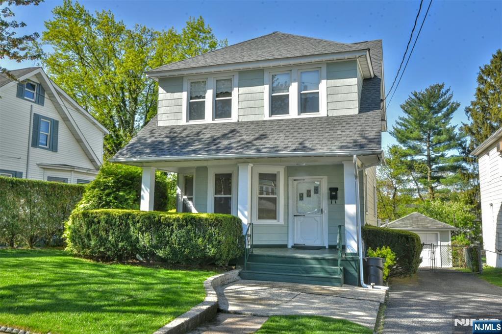 148 Prospect Avenue, Maywood, New Jersey - 3 Bedrooms  
1 Bathrooms  
7 Rooms - 