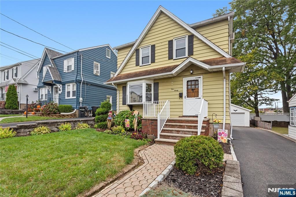 Photo of 420 Innes Road, Wood Ridge, NJ 07075 (MLS # 25036809)
